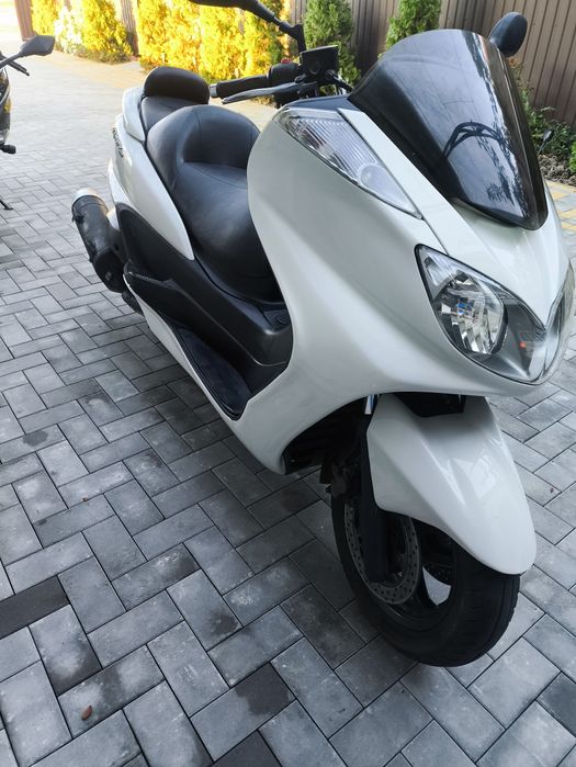 Ямаха маджести 400