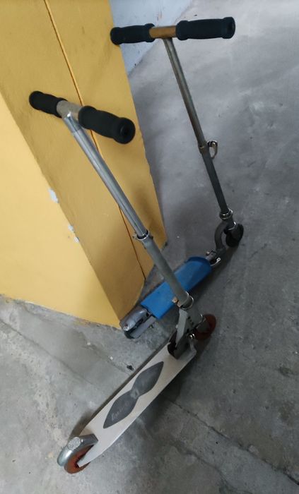 Trotinetes em bom estado