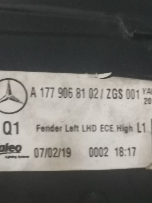 Farolins mercedes classe A
Mercedes a w 177
Farolim Painel lado esquer