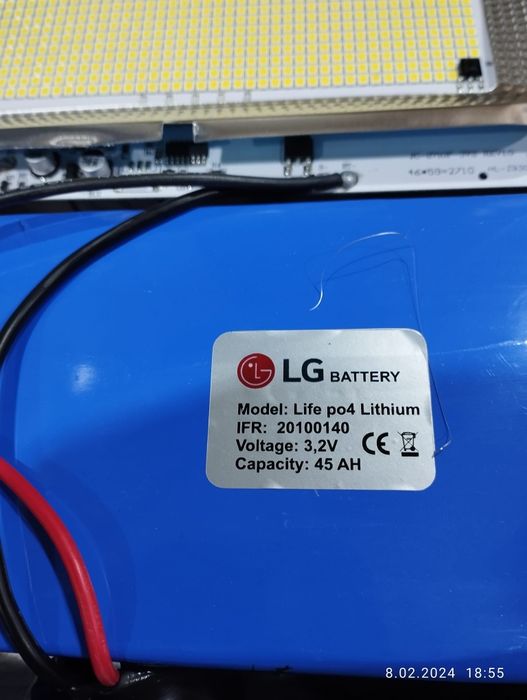Lampa Uliczna Solarna VÖGLER GmBh wersja PREMIUM 2500W, latarnia