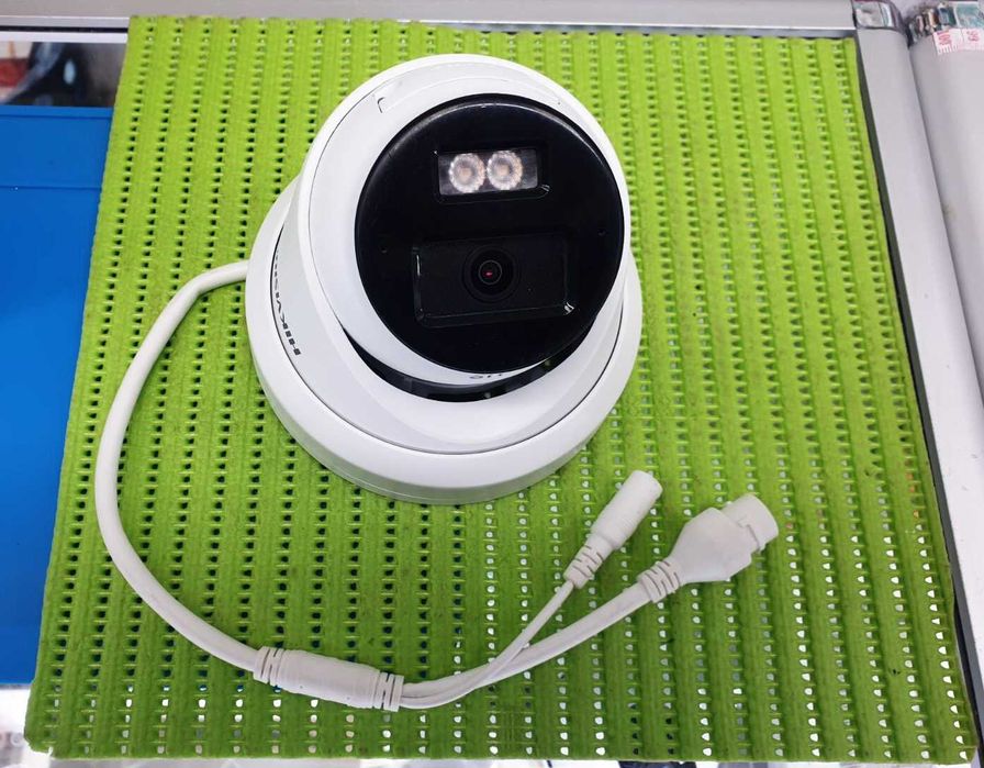 4МП IP відеокамера Hikvision DS-2CD2343G2-LI2U  (2.8мм) Запис на Micro SD 256 ГБ. з мікрофоном