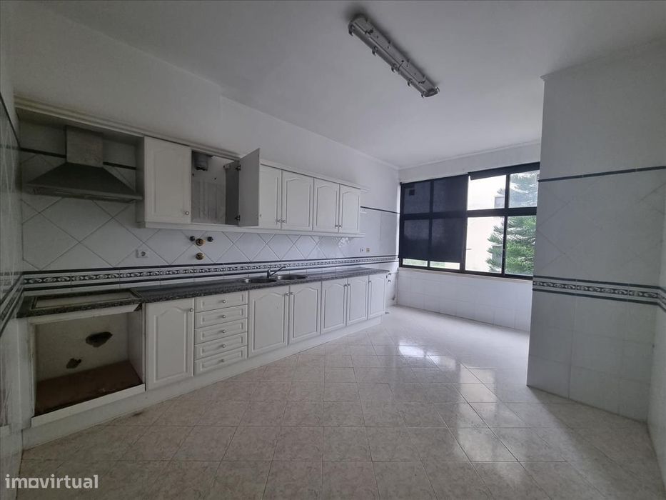 Apartamento T3 com Parqueamento – Santarém