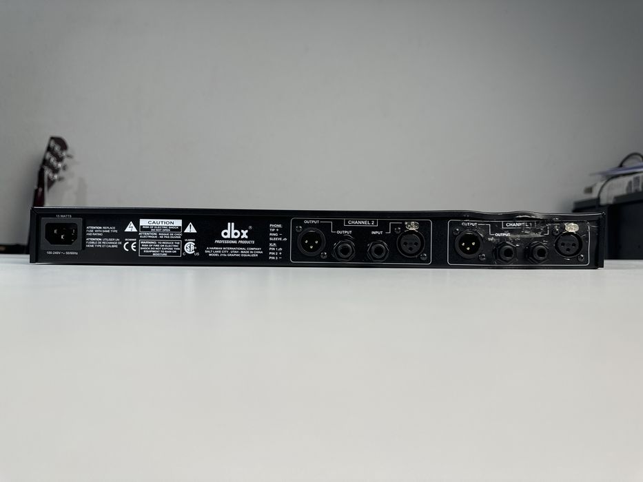 Equalizador dbx 215s
