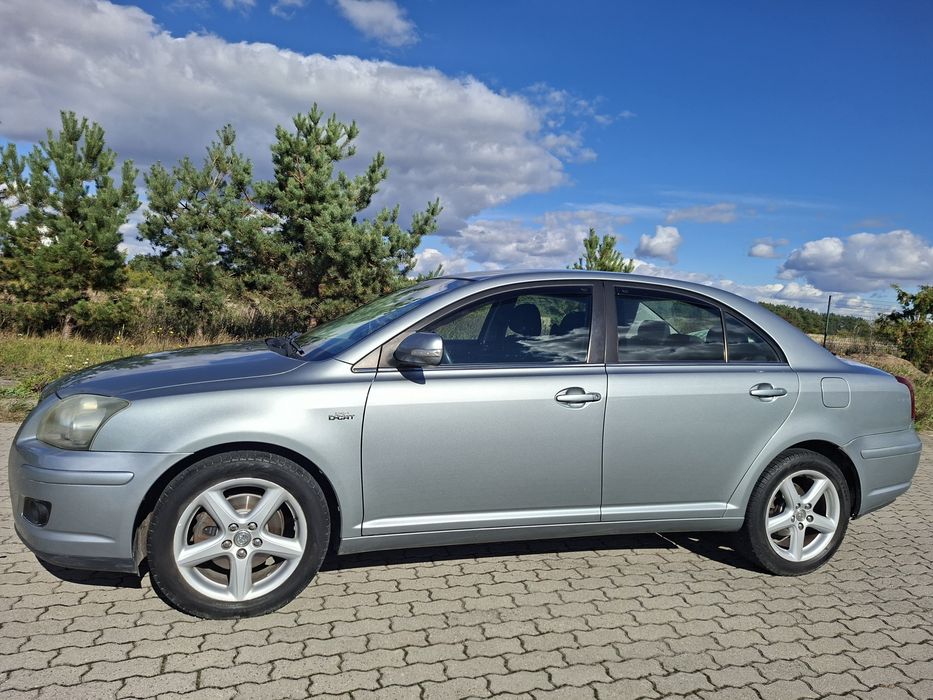 Toyota Avensis II