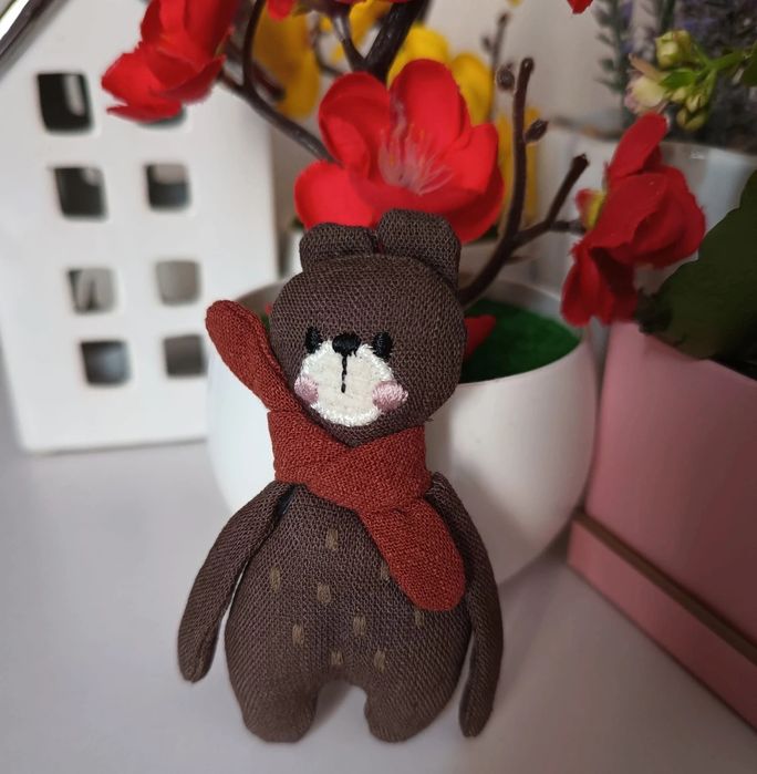 Śliczna broszka handmade miś, nowa