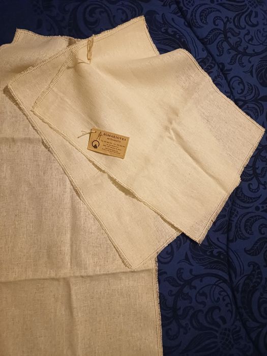 Conjunto de 3 pecas em linho p/ naperons de quarto)