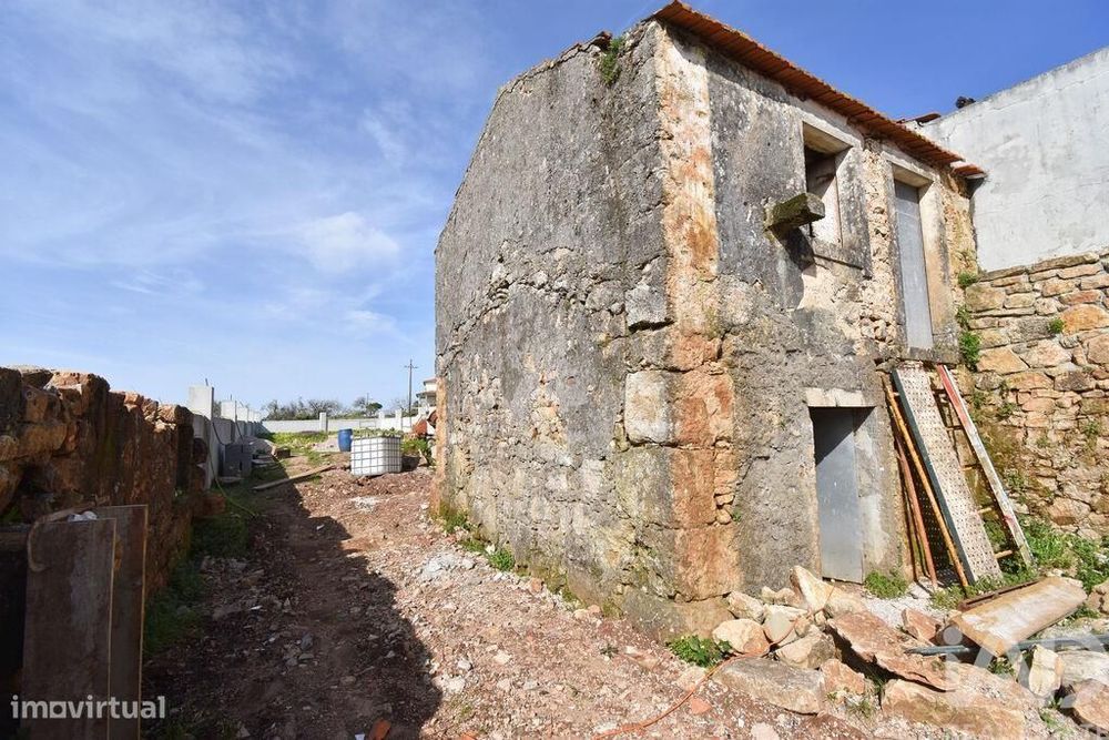 Casa / Villa em São Miguel, Santa Eufémia e Rabaçal de 70 m2