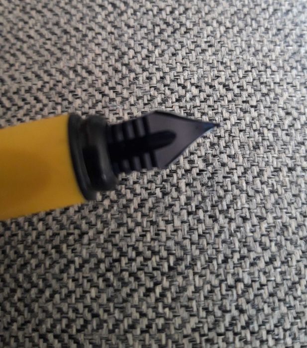 Caneta de tinta permanente "SCHEINDER"
