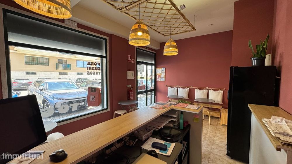 Trespasse de restaurante totalmente equipado em Massamá Norte