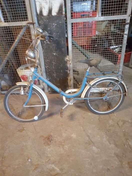 Vendo esta bicicleta muita antiga