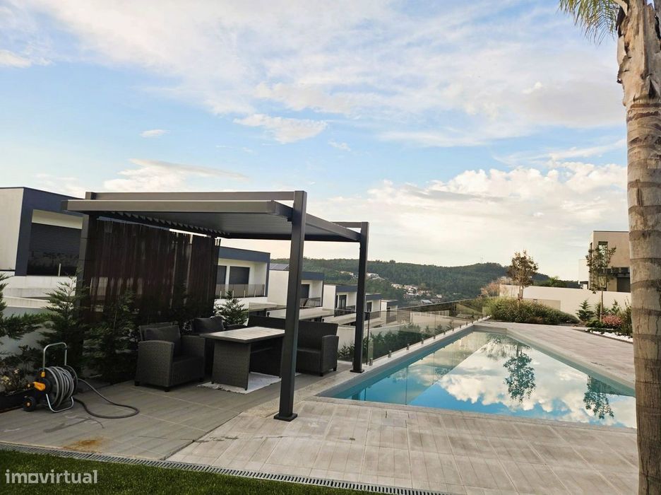 Moradia Isolada T4 C/Piscina