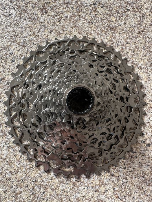 Vendo cassete e pedaleiro
