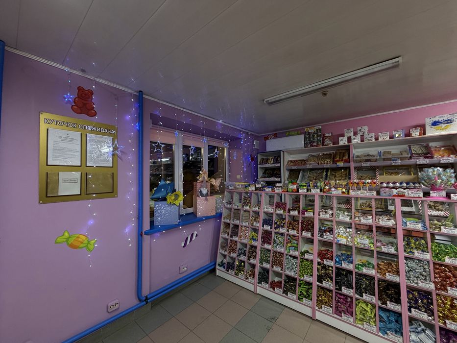 ПРОДАМ магазинчик!!!Солодощі, водичка, кава!!!
