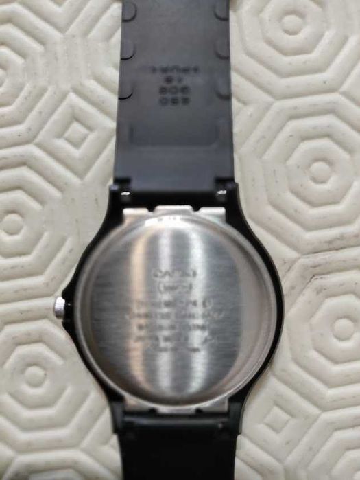 Relógio Casio MQ-24B-1B analógico
