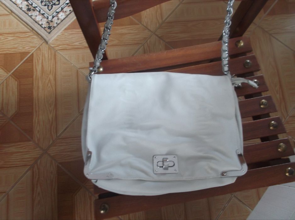 Mala branca de tiracolo