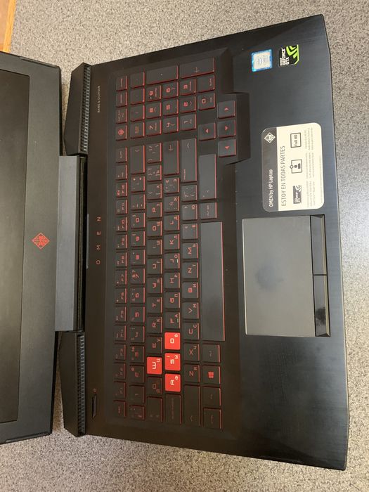 Реально игровой HP Omen 15-ce0021a i7 7700Hq Nvidia 1050 SSD512 RAM16