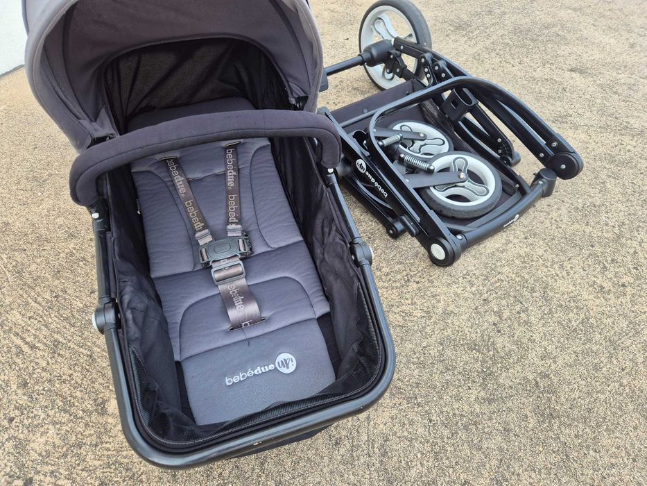 Carrinho de bebé Bebédue Up! – leve, compacto, excelente estado