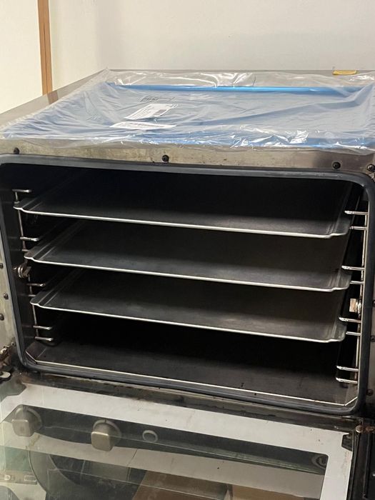 Forno pastelaria UNOX Anna com tabuleiros novos - 375€