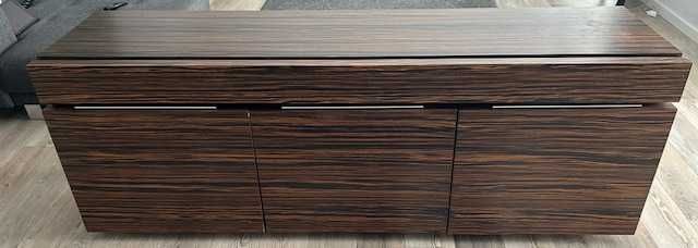 Móveis modernos a custos acessíveis