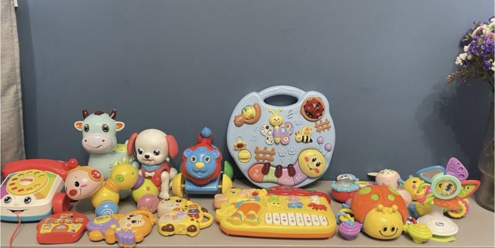 Лот іграшок для немовлят
