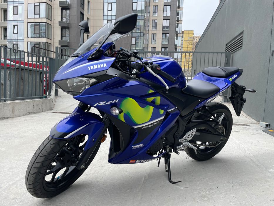 Мотоцикл YAMAHA R25
