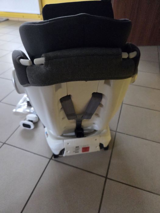 Sprzedam fotelik samochodowy
