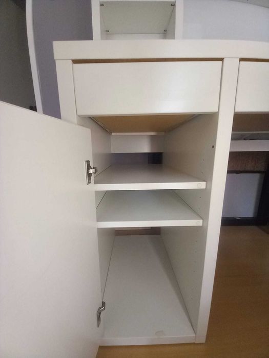 Secretária Micke IKEA