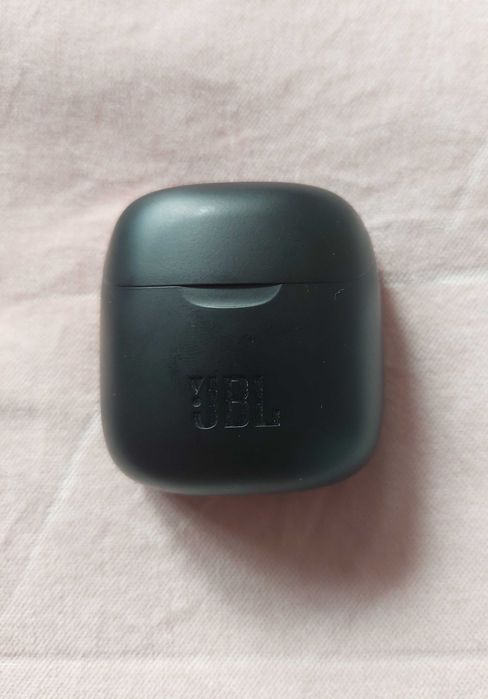 Bezprzewodowe słuchawki JBL tune 220 TWS