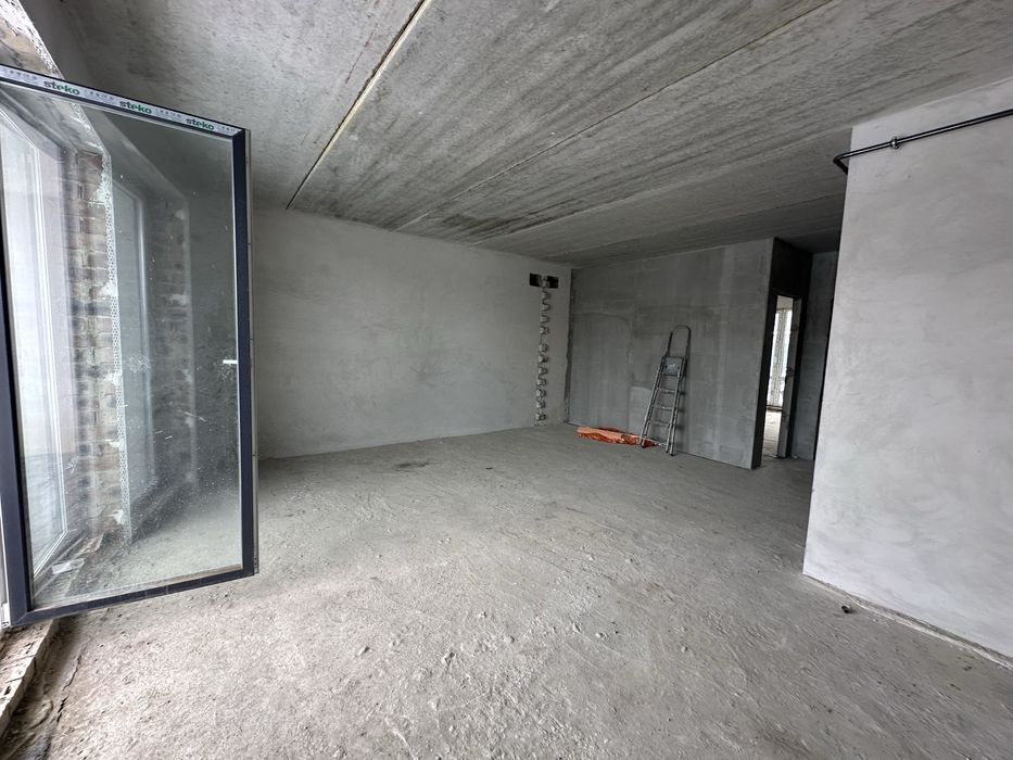 Просторий таунхаус 140м2 з терасами і балконом +50м2 в Крихівцях