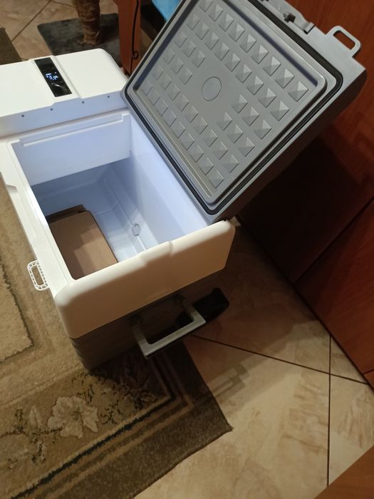 Lodówka kompresorowa 40l  12-230v