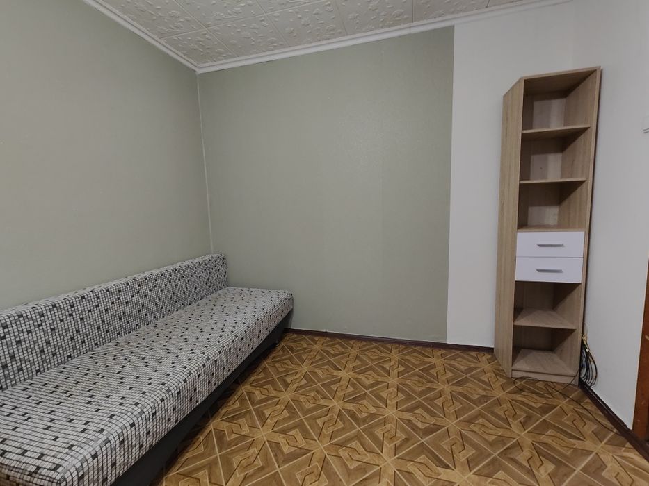 Продам 1 комнатная квартира Залютино, рядом рынок.