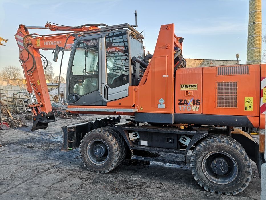 Roboty ziemne, równanie terenów, prace niwelacyjne, utwardzanie placów