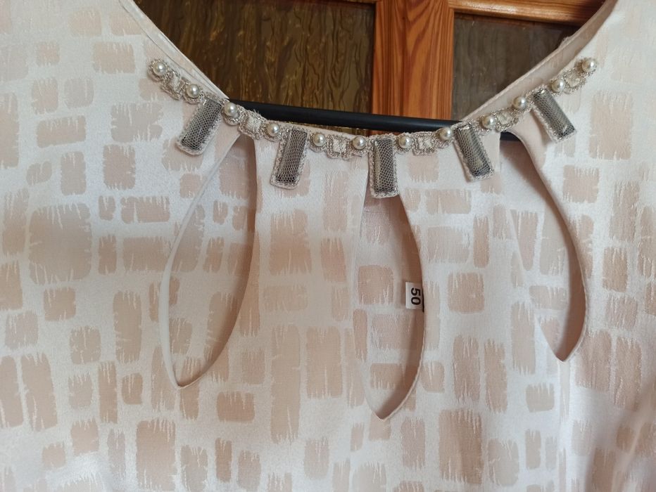 Sukienka beżowa rozmiar 50