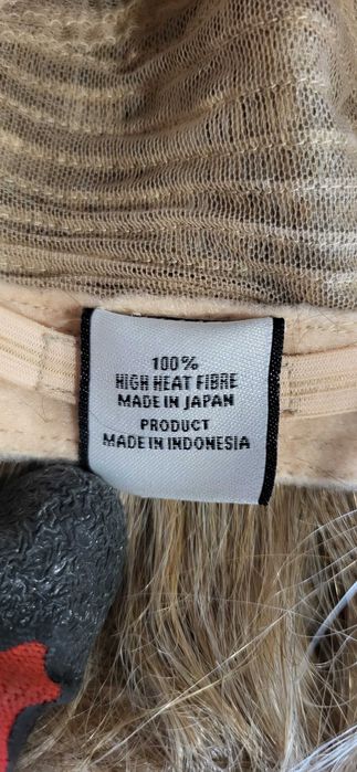 Peruka damską blond