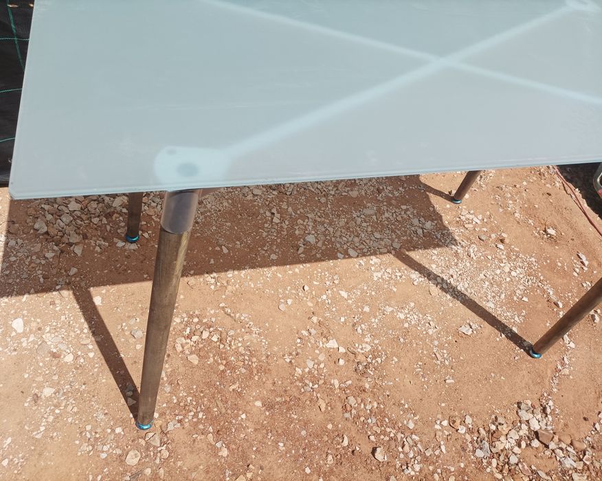 Mesa c/ tampo de vidro