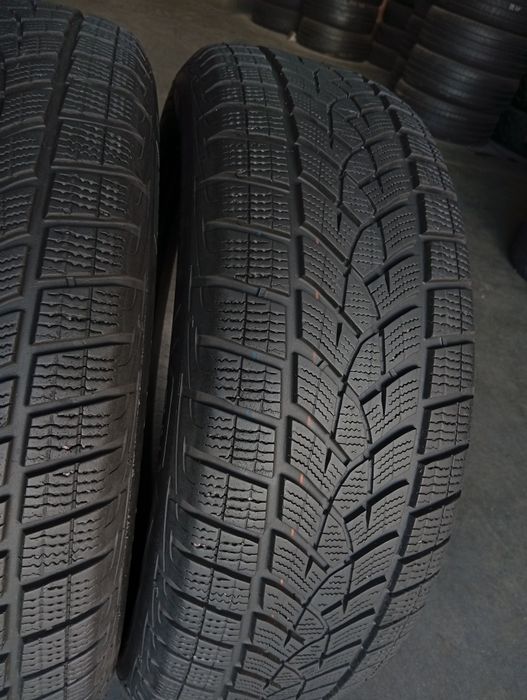 R18 225 60 Goodyear Ultragrip performance  шини зимові