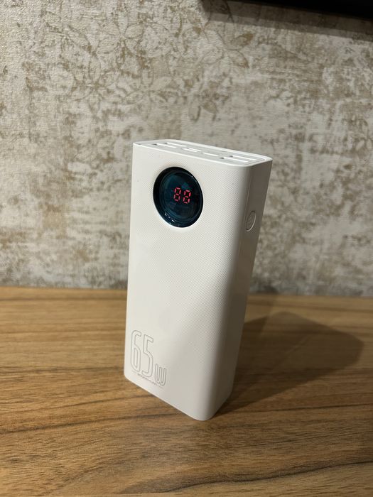 Baseus Amblight 65w 30000mah. На запчастини