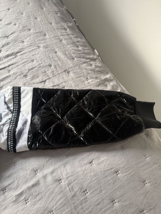 Nowy plaszcz tatu z tygrysem