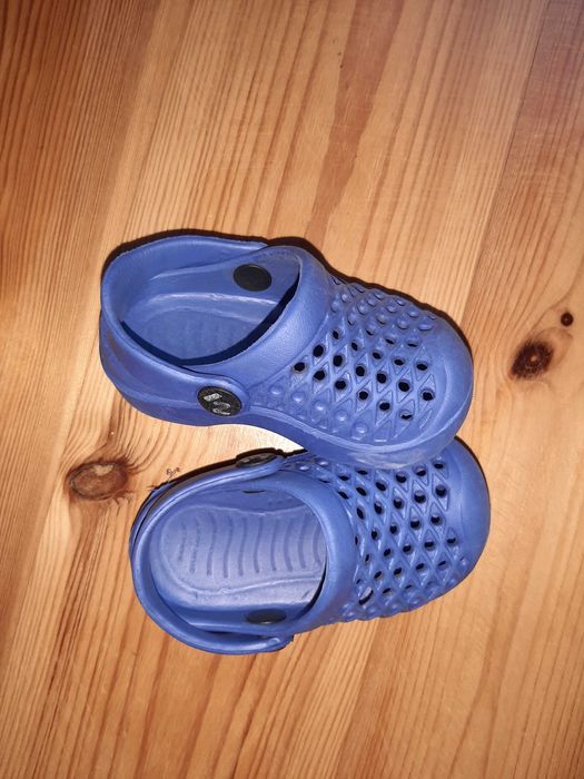 Buciki kapcie chodaki 19