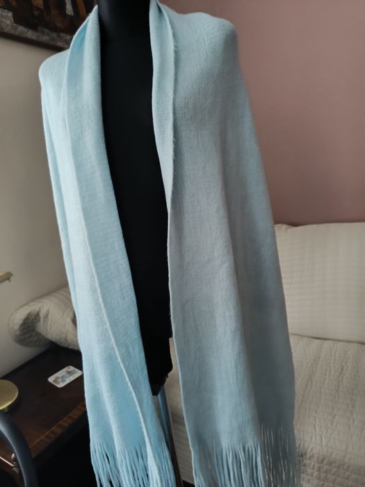 Reserved szal szalik jasnoniebieski z frędzlami