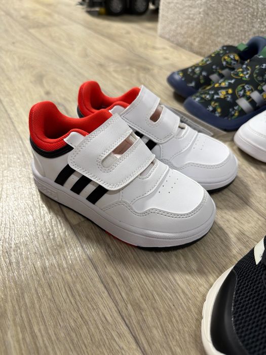 Дитячі кросівки adidas