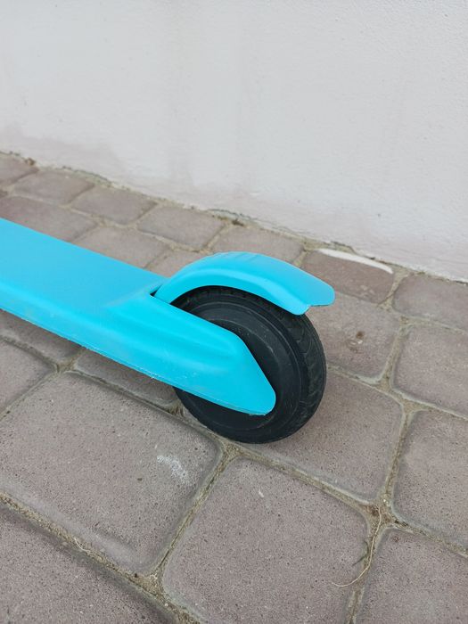 Hulajnoga elektryczna dla dzieci