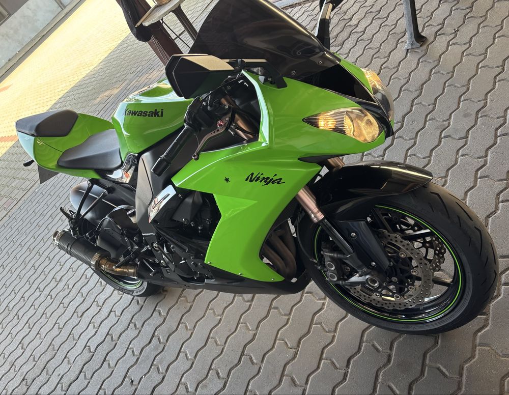 10万円から3万円です。Gavriel 10万円から3万円です。Gavriel 2025 Ninja ZX-10R モーター