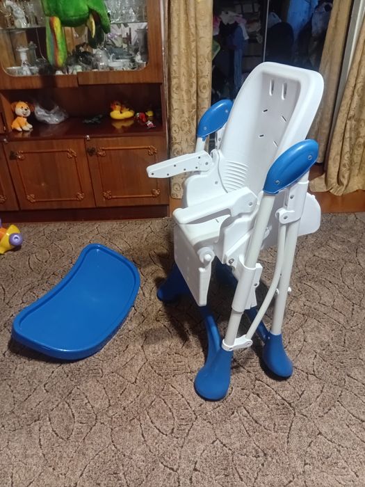 Продам стульчик для кормления.