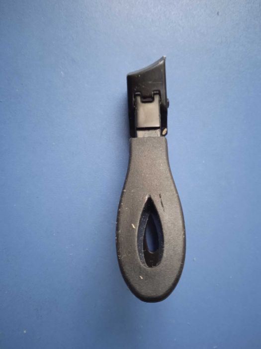 Манікюрные кусачки з нержавеючої сталі