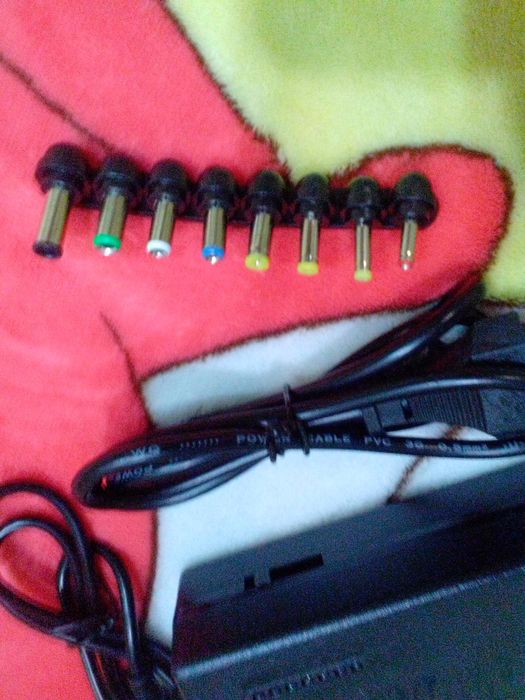 Продам новую зарядку для ноутбука (універсальная)