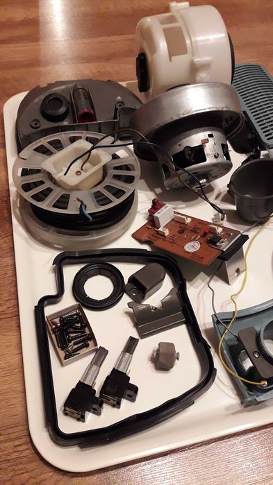 Пилосос ,, SAMSUNG '' ( по запчастинам )