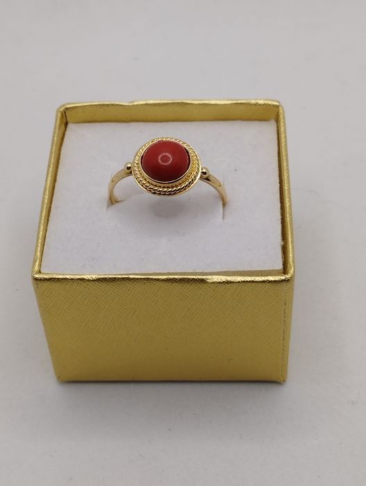 Złoty pierścionek koral, złoto 585 rozmiar 15