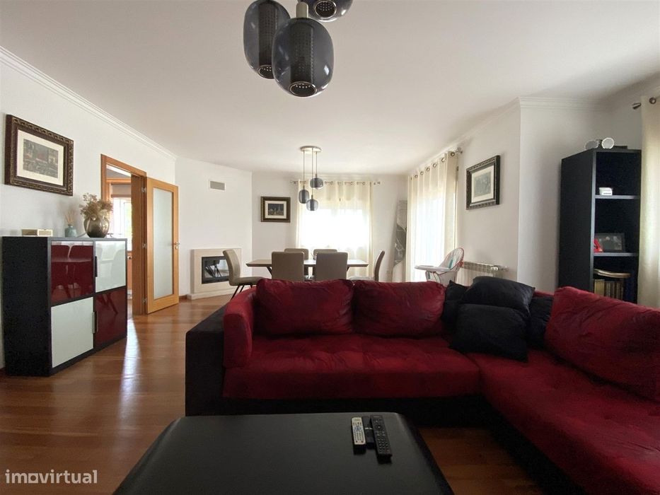 Arrendamento / Apartamento T2 / Varandas / Sótão / Marinheiros / Leiri