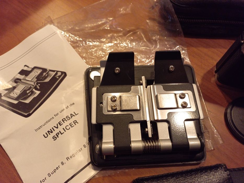 Máquina fotográfica manual antiga olympus com flash e lente extra